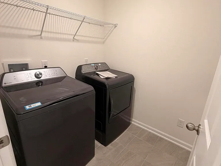 65 Signet Cir — Photo 11