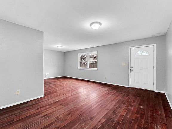 4th image of 2940 W Walnut Street