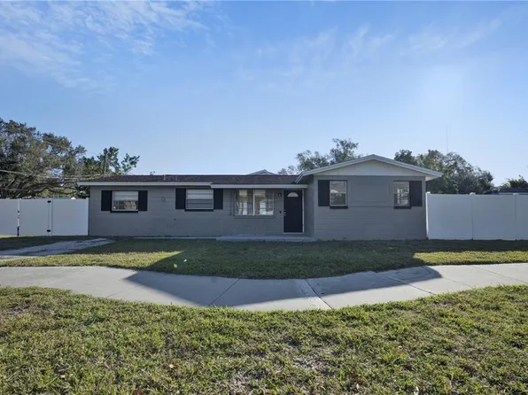 8701 94th St, Seminole, FL 33777