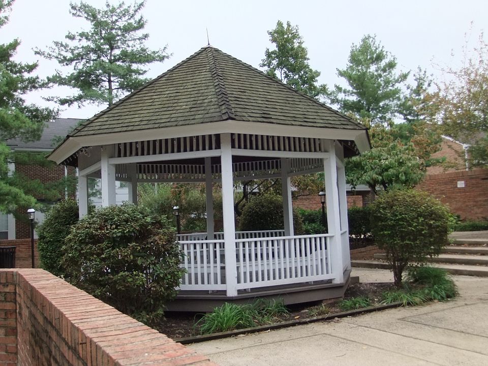 1st image of 2612B S Arlington Mill Dr #4