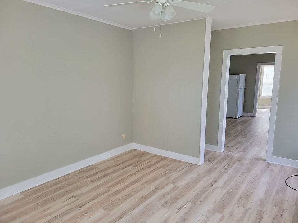 1st image of 716 Live Oak St