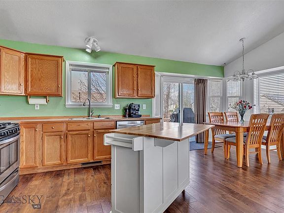 3rd image of 173 Sheridan Ave