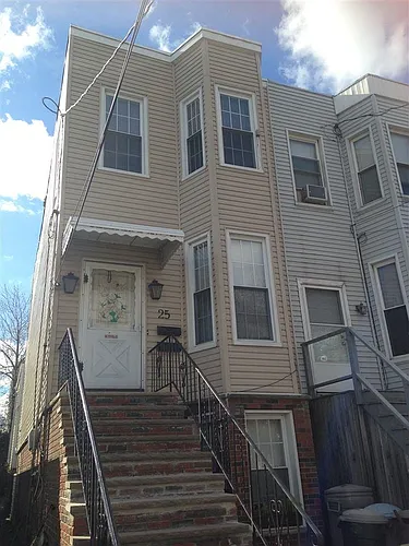25 Lincoln St Photo 1
