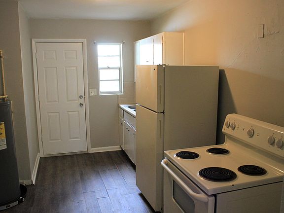 5th image of 1047 Glencarin St