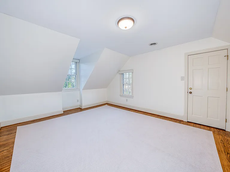 9720 Burnett Dr — Photo 47