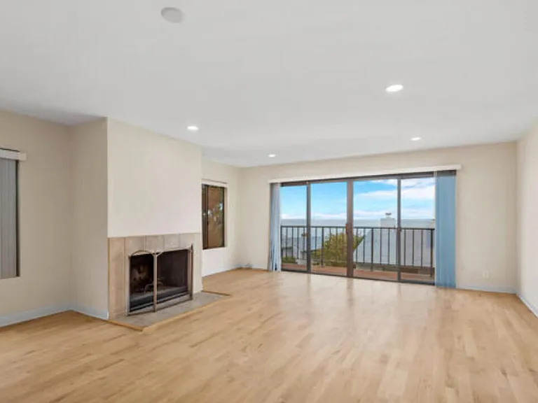 6798 Las Olas Way — Photo 3