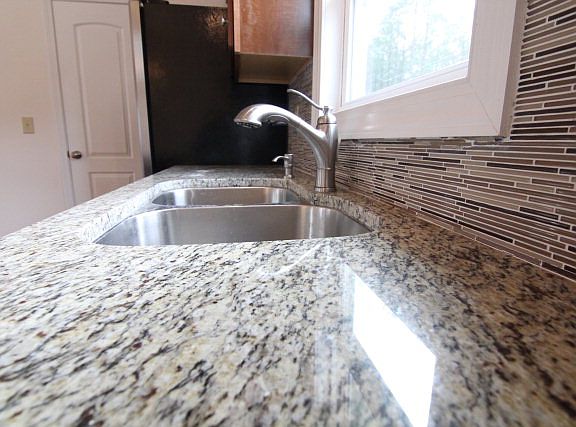4th image of 129 Pine Dr