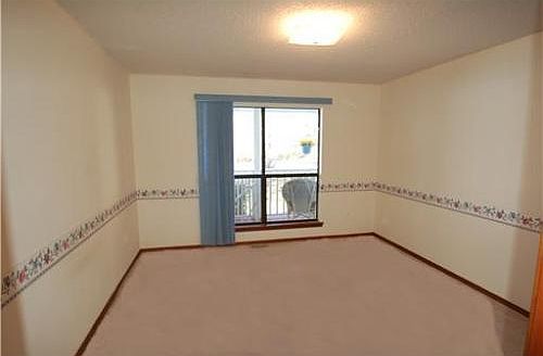 5th image of 1831 E Hilldale Dr
