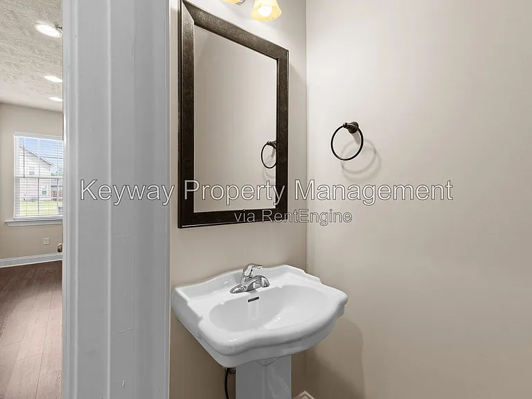 1842 Butternut Dr — Photo 12