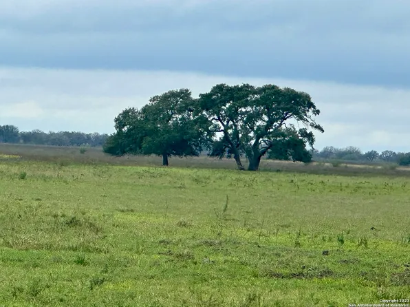 6161 Highway 202, Beeville, TX 78102