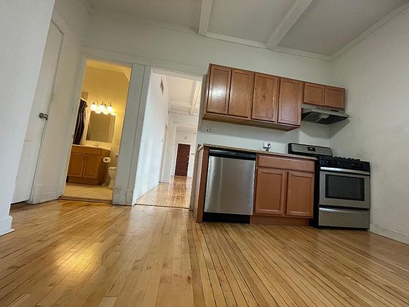 3rd image of 2052 W Lawrence Ave Floor 2