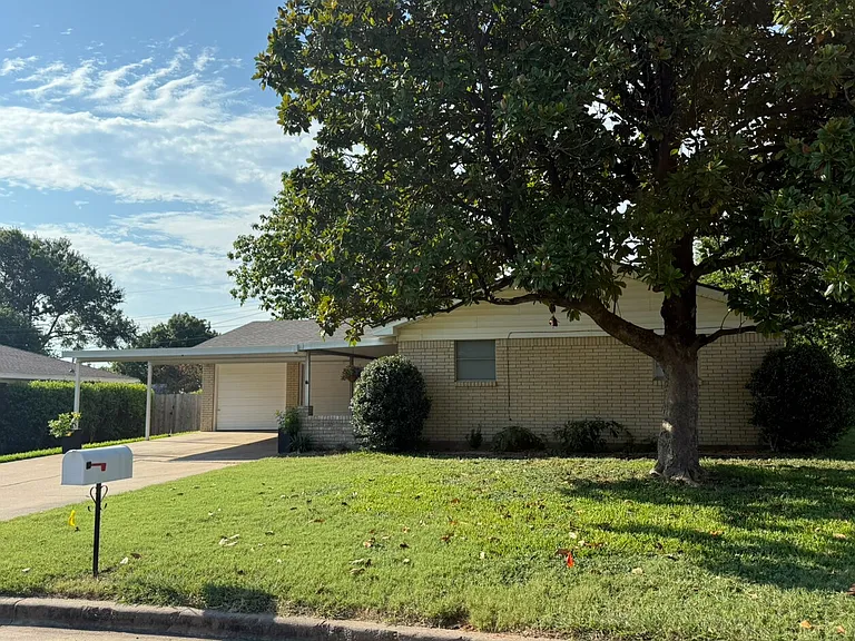 109 Redbud Cir — Photo 3