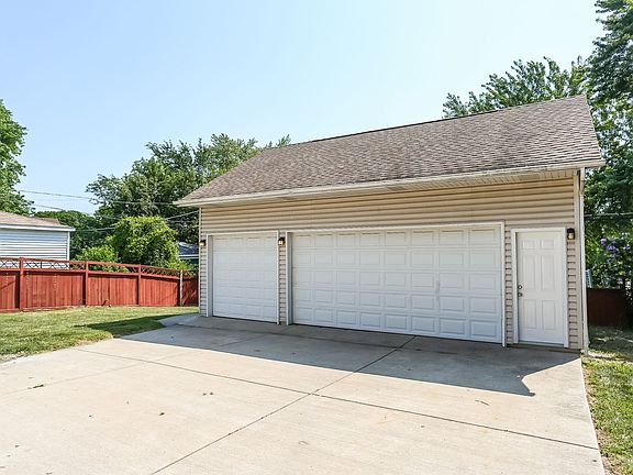 4th image of 553 N Emroy Ave