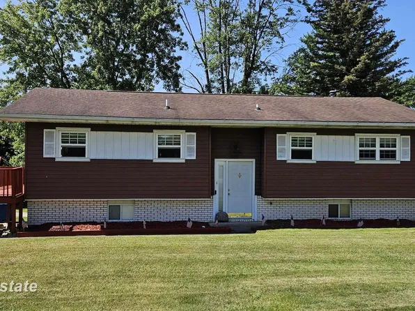 705 Saginaw St, Vassar, MI 48768