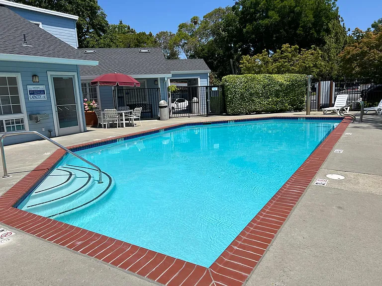 Windemere Apartments — Photo 34
