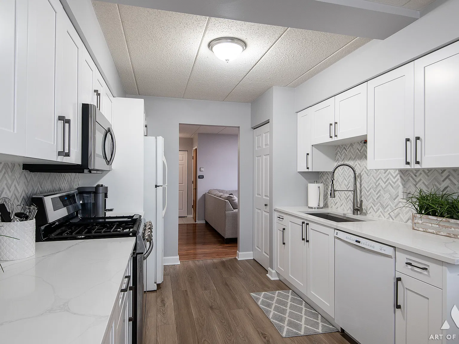 2 bed, 1300 sqft, $2,600 — Photo 4