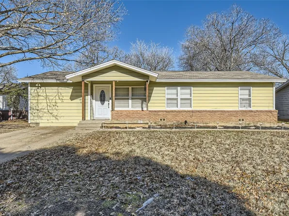 712 W Redbud Dr, Hurst, TX 76053