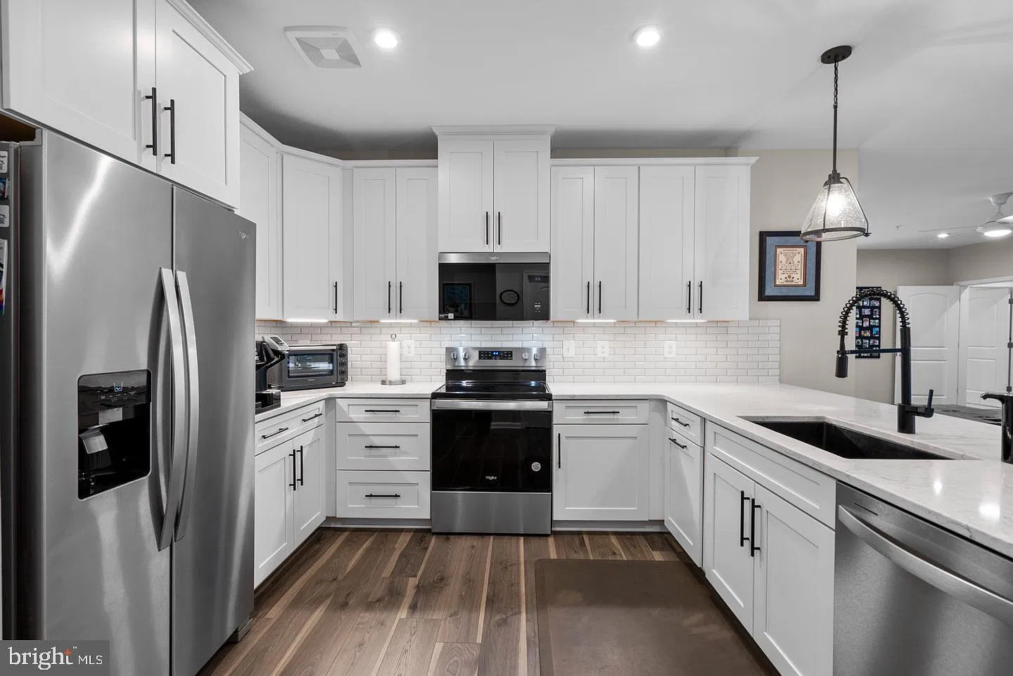 3 bed, 2.0 bath, 2031 sqft, $3,500 — Photo 3