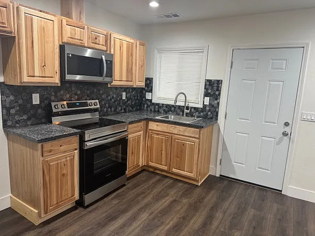 1317 Claus Rd #D — Photo 8