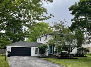 308 E Spooner Rd, Fox Pt, WI 53217