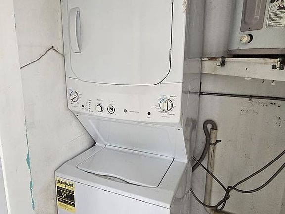 5th image of 1405 NE 21st St