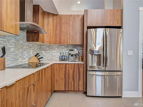 4th image of 7611 67th St NE