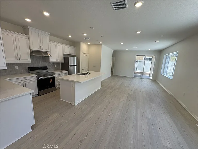 15993 Alamo Ct — Photo 6