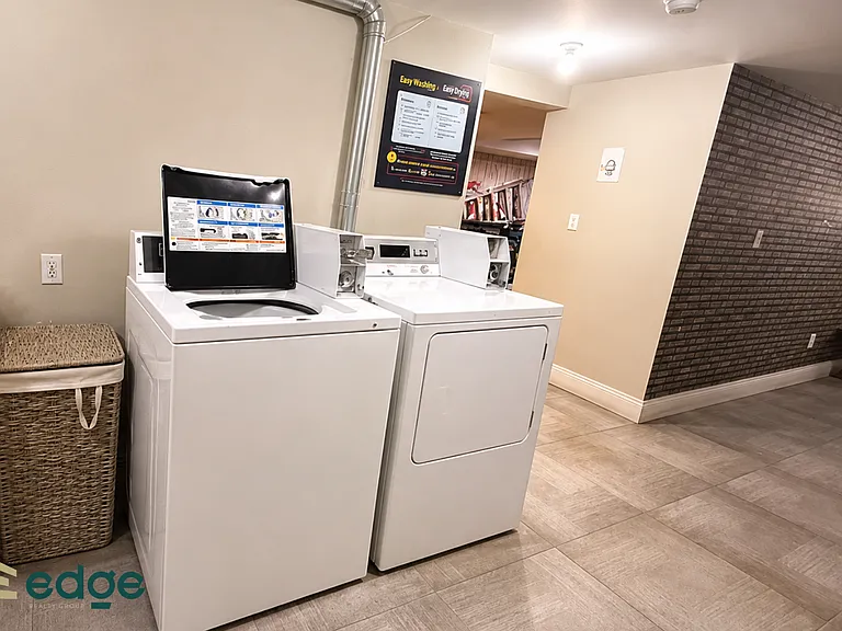 291 Stockholm St #2R — Photo 9