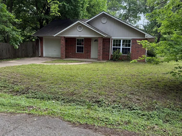 503 Quail Lake Dr, Henryetta, OK 74437