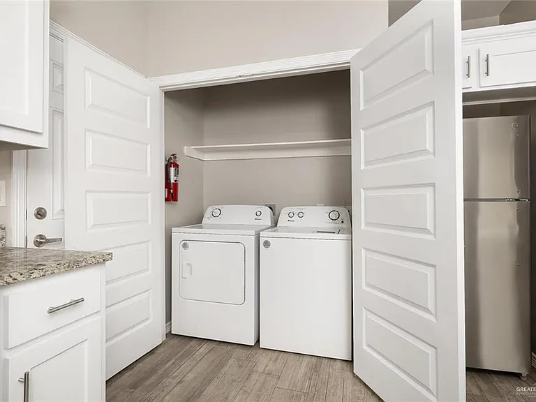 1723 Davenport St #2 — Photo 12