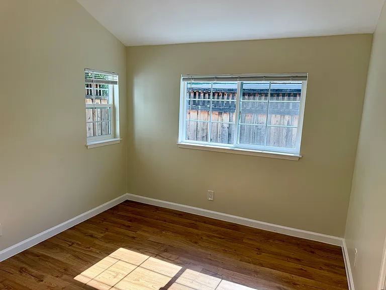 1647 Hyacinth Ln — Photo 16