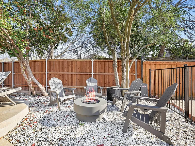 2707 Rochelle Dr — Photo 44