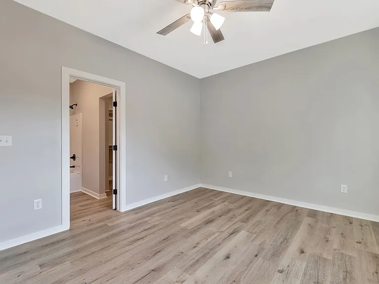 1023 S Edwards St #200 — Photo 7