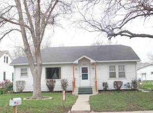814 Bell St, Beatrice, NE 68310