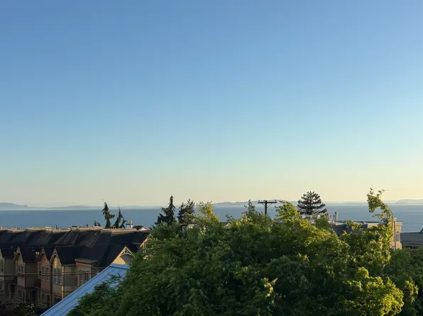 15161 Prospect Ave #3, White Rock, BC V4B 2B8