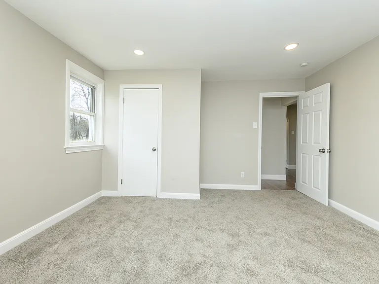 1050 S Keim St — Photo 19