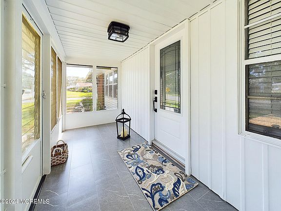 2nd image of 830A Dumbarton Drive