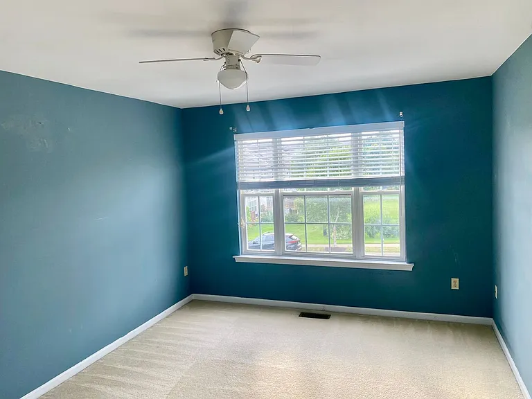 5494 Spring Ridge Dr — Photo 10