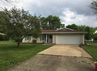 94 McLeod Ave, Charleston, IL 61920