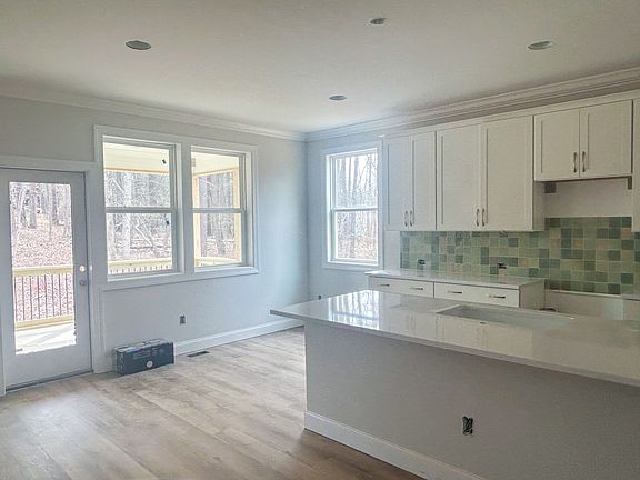 5th image of 117 Mill Bend Dr