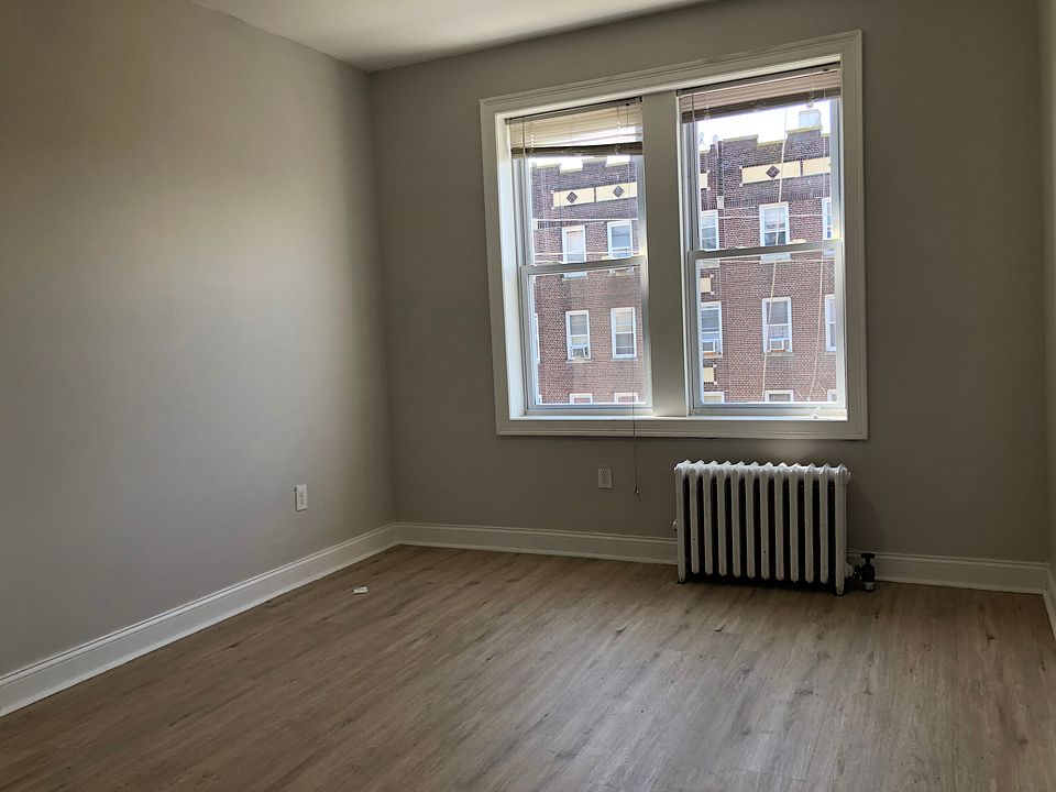 2nd image of 130 Corbin Ave #35E