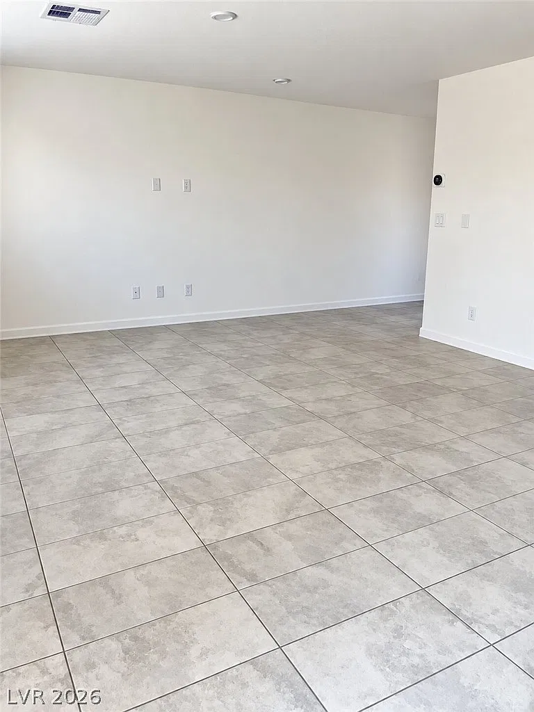 3 bed, 2.5 bath, 1690 sqft, $2,200 — Photo 4