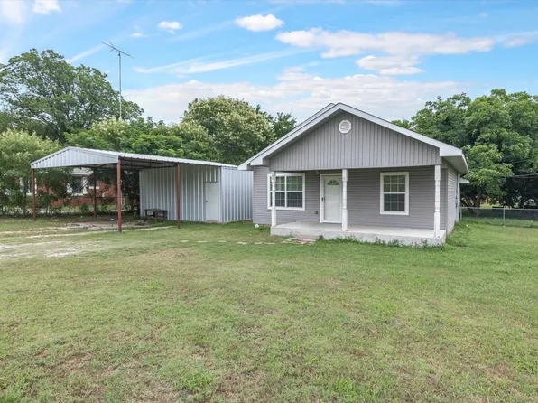 180 Trail Dr, Bowie, TX 76230