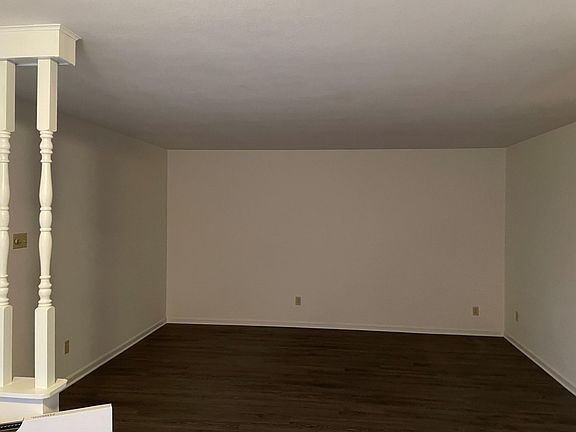 2nd image of 4298 Chateau De Ville Dr APT B