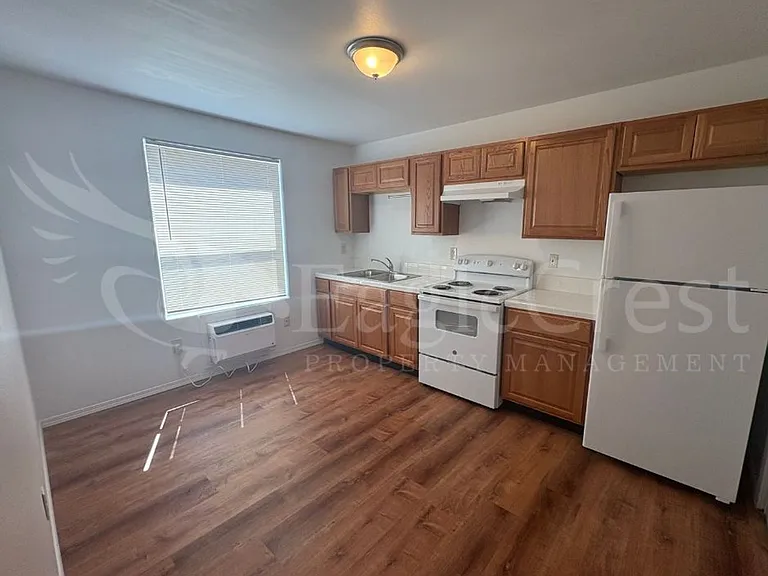 706 S College Ave — Photo 13