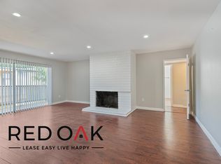 15101 1/4 Magnolia Blvd #E14, Sherman Oaks, CA 91403