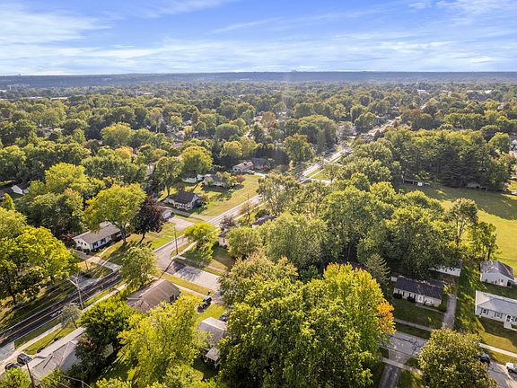 5th image of 24 Pleasant Ave