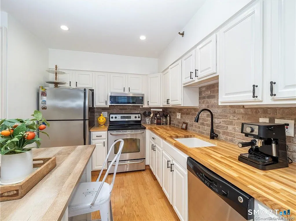 Studio, 1.0 bath, 480 sqft, $2,000 — Photo 3
