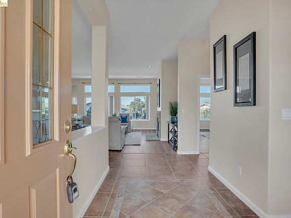 5th image of 138 Cedar Ridge Ct