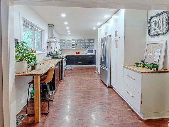 4th image of 8630 Foote St